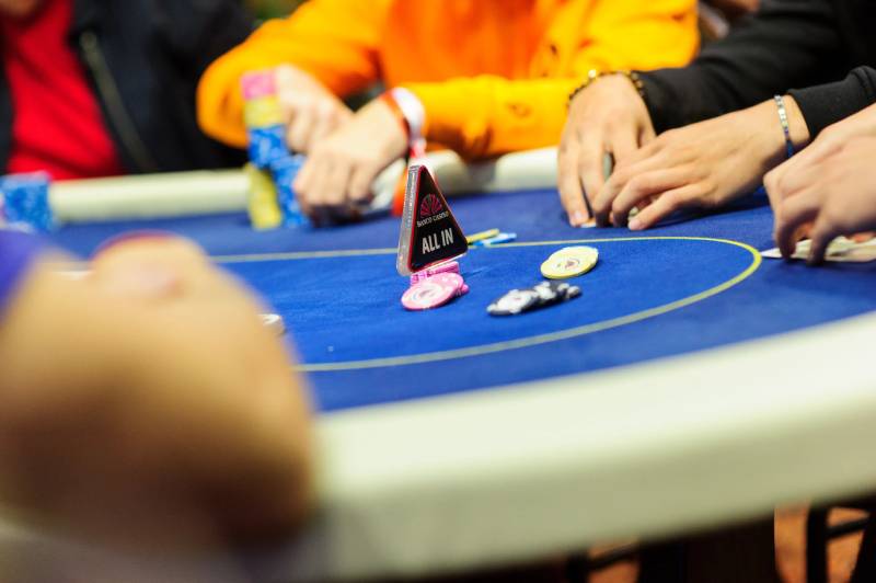 Rủi Ro Khi Chơi All In Poker